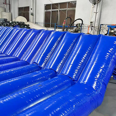 Le chantier de construction de Litong utilise un mur de barrière acoustique en PVC bleu gonflable.