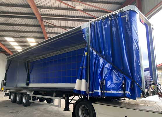 Couvertures de toile personnalisées en PVC bleu imperméable à l'eau pour conteneurs de camions Étarpe en PVC revêtue de tissu de camion rideau latéral